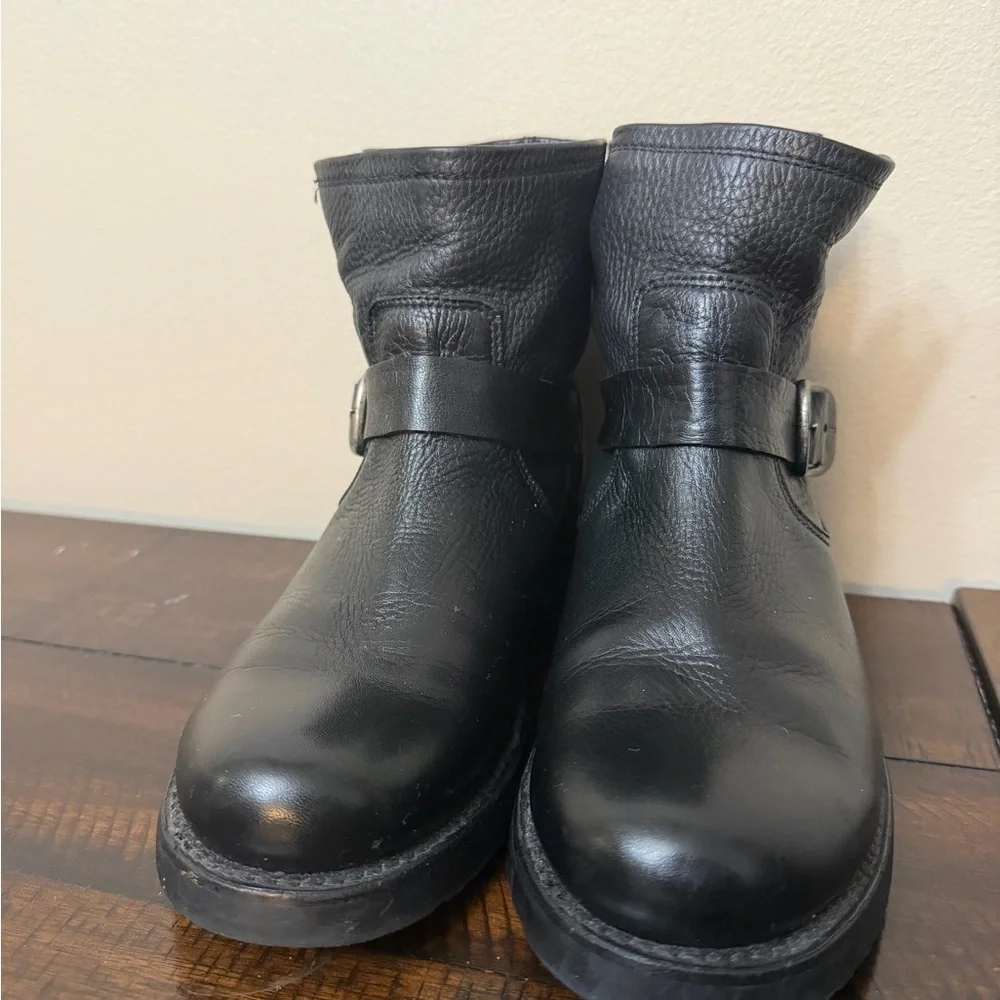 FRYE Veronica Leather Ankle Boots Booties in Black Size 9